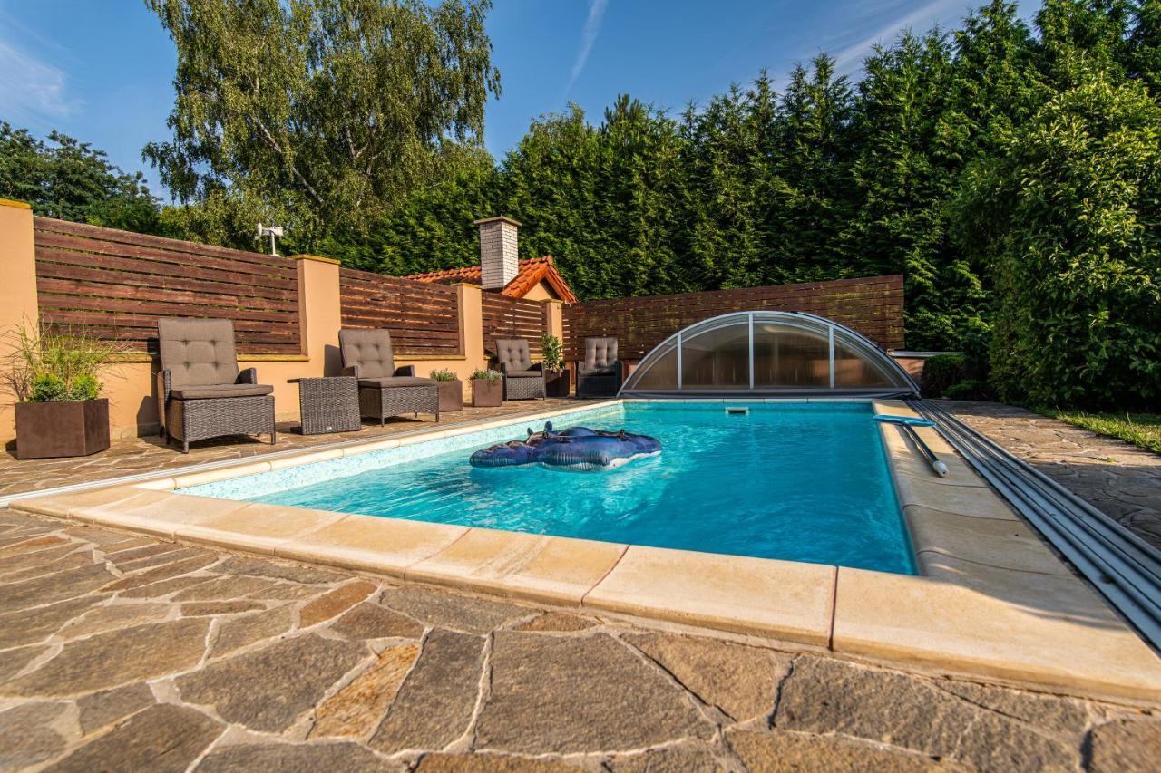 Villa With Pool & Sauna In Beer Village Velke Popovice Exterior photo