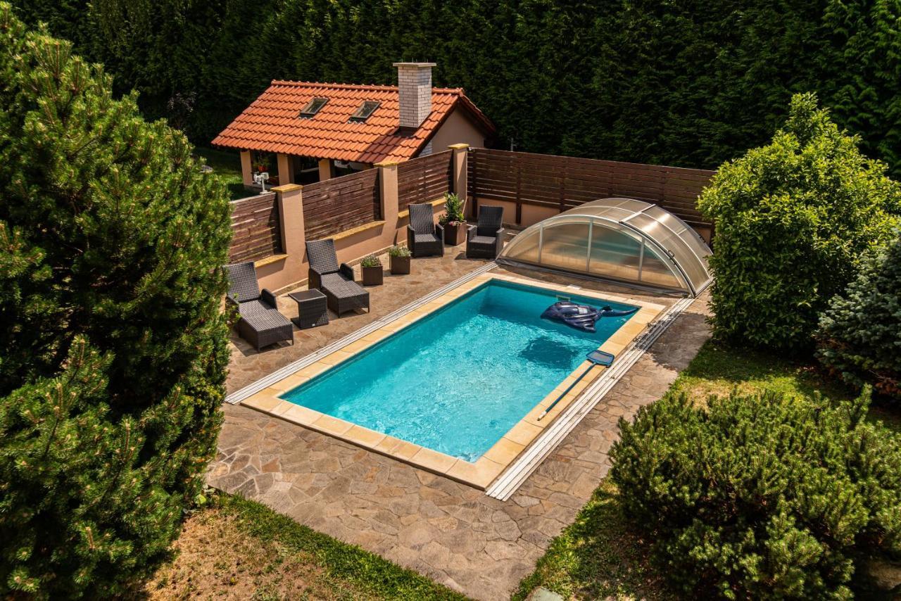 Villa With Pool & Sauna In Beer Village Velke Popovice Exterior photo