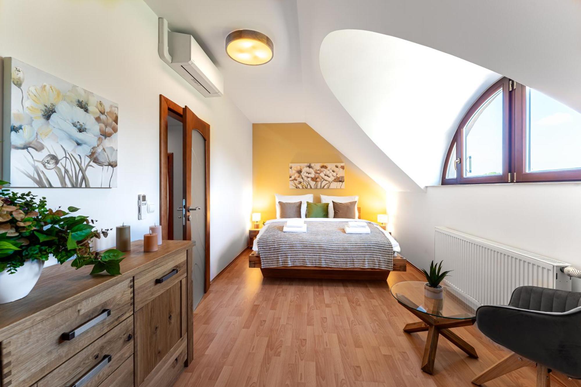 Villa With Pool & Sauna In Beer Village Velke Popovice Exterior photo